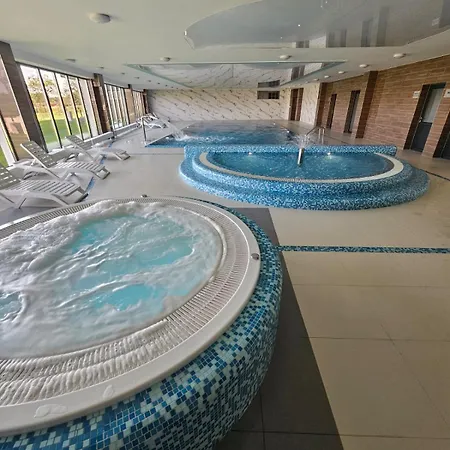 Odnowa M16 Basen I Jacuzzi * Dziwnów