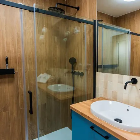 Odnowa M16 Basen I Jacuzzi * Dziwnów