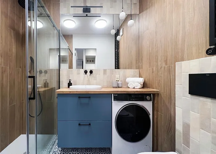 Odnowa M16 Basen I Jacuzzi *