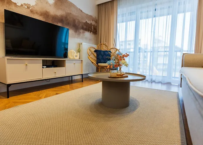 Odnowa M16 Basen I Jacuzzi *